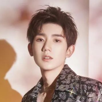 王源 明星壁纸 2026